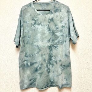lululemon athletica Gray Tie-Dye Short Sleeve Tee